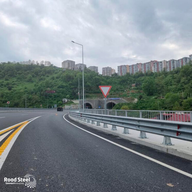 Pretil de puente en Turquía suministrado por Road Steel