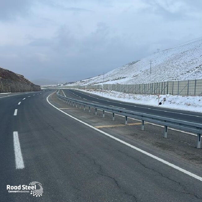 Barrera metálica de Road Steel para la Seguridad Vial - Road Steel highway guardrails for Road Safety