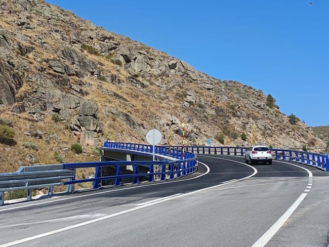 Pretil, transción y barrera, sistemas de seguridad vial de Road Steel para la carretera N-502