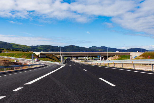 Sistemas de contencion vehicular fabricados por Road Steel